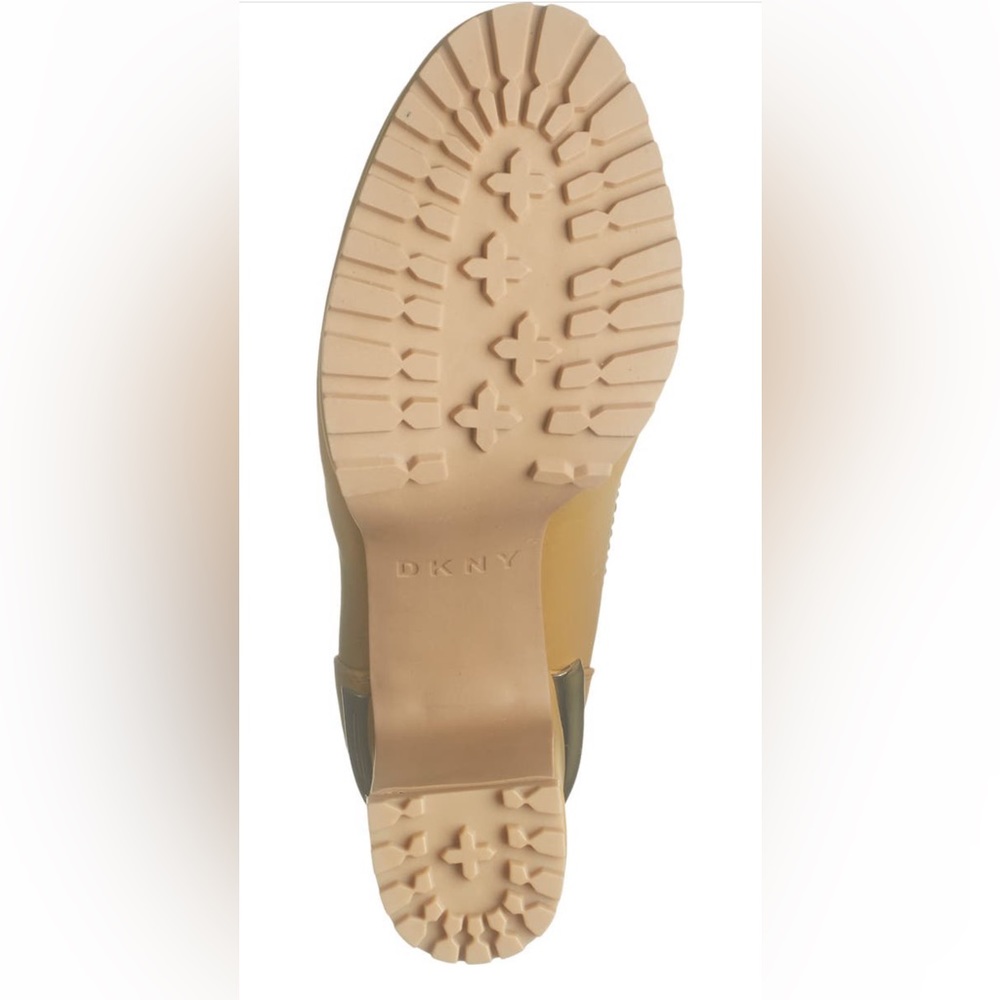 NWT DKNY Logan Lug Sole Boot - Picture 4 of 4